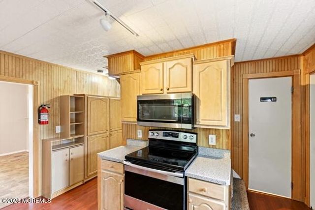107 Elm Street, Lakehurst, NJ 08733