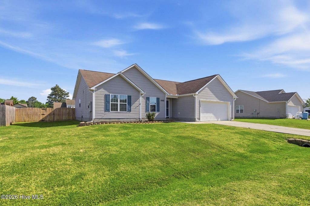 202 High Meadow Court, Richlands, NC 28574