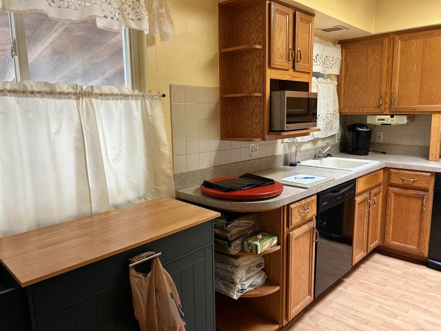 28705 Waverly Street, Roseville, MI 48066