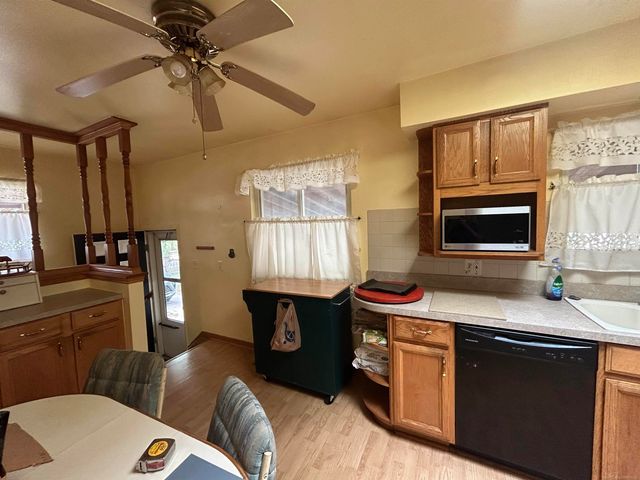 28705 Waverly Street, Roseville, MI 48066