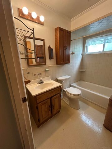28705 Waverly Street, Roseville, MI 48066