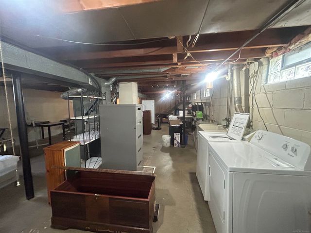 28705 Waverly Street, Roseville, MI 48066