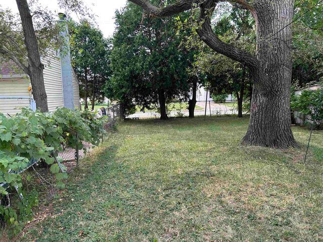 28705 Waverly Street, Roseville, MI 48066