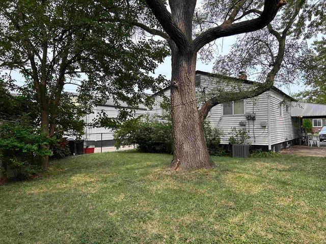 28705 Waverly Street, Roseville, MI 48066
