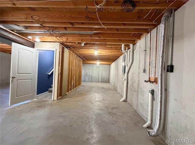 5508 Red Tailed Hawk Drive, Hillsboro, MO 63050