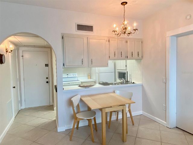 238 TAMPA AVENUE W 6B, Venice, FL 34285