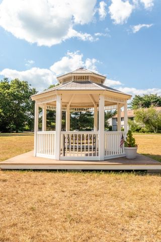 4 Beals Cove Rd G, Hingham, MA 02043