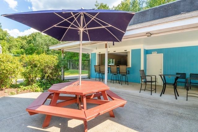 4 Beals Cove Rd G, Hingham, MA 02043