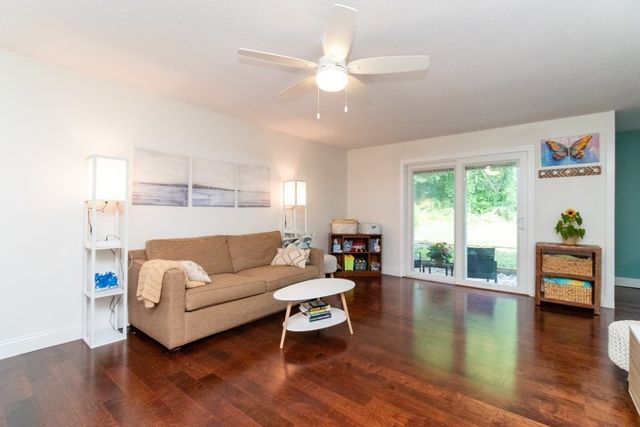 4 Beals Cove Rd G, Hingham, MA 02043