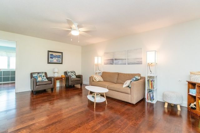 4 Beals Cove Rd G, Hingham, MA 02043