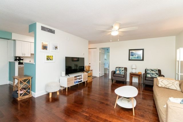 4 Beals Cove Rd G, Hingham, MA 02043