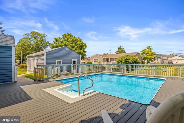 122 CHAPMAN AVE, Hamilton, NJ 08610