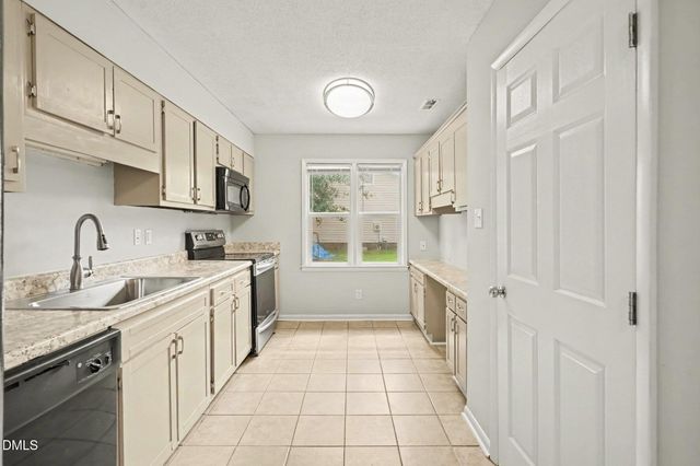 108 Deerfield Drive, Spring Lake, NC 28390