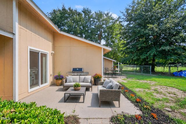 108 Deerfield Drive, Spring Lake, NC 28390