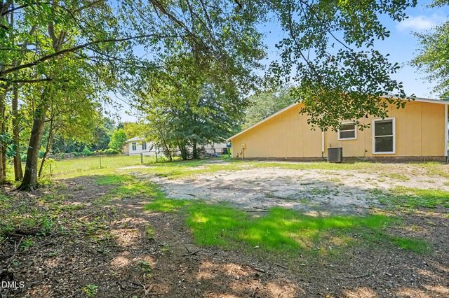 108 Deerfield Drive, Spring Lake, NC 28390