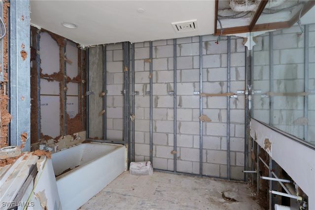 4751 Gulf Shore BLVD N 702, Naples, FL 34103