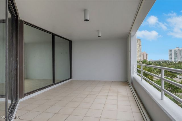 4751 Gulf Shore BLVD N 702, Naples, FL 34103