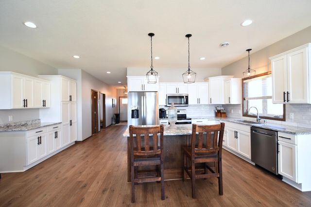 1955 White Oak Lane NE, Owatonna, MN 55060
