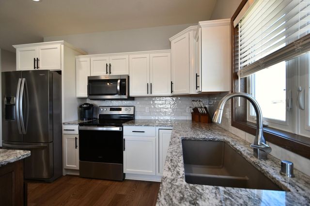 1955 White Oak Lane NE, Owatonna, MN 55060