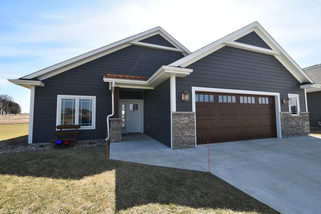 1955 White Oak Lane NE, Owatonna, MN 55060