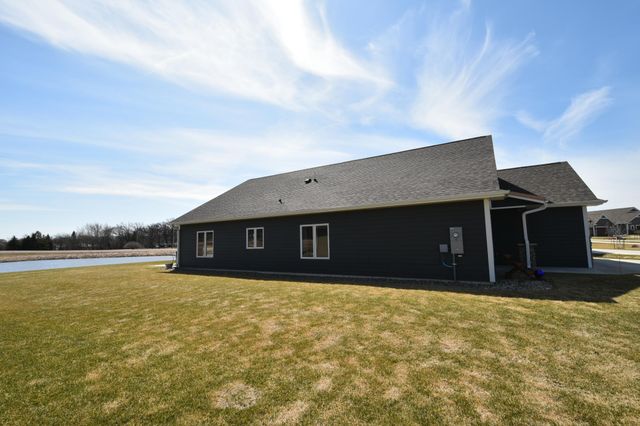 1955 White Oak Lane NE, Owatonna, MN 55060