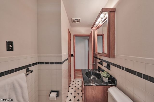 164 Carpentersville Rd, Phillipsburg Town, NJ 08865