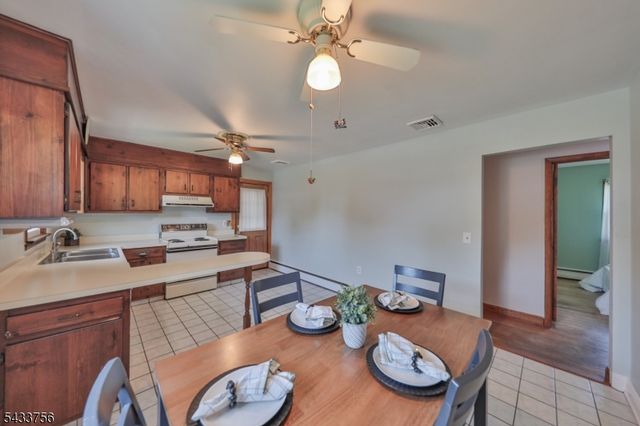 164 Carpentersville Rd, Phillipsburg Town, NJ 08865