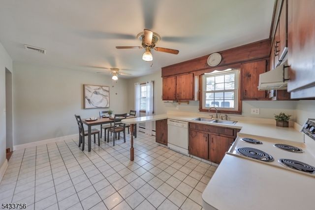 164 Carpentersville Rd, Phillipsburg Town, NJ 08865