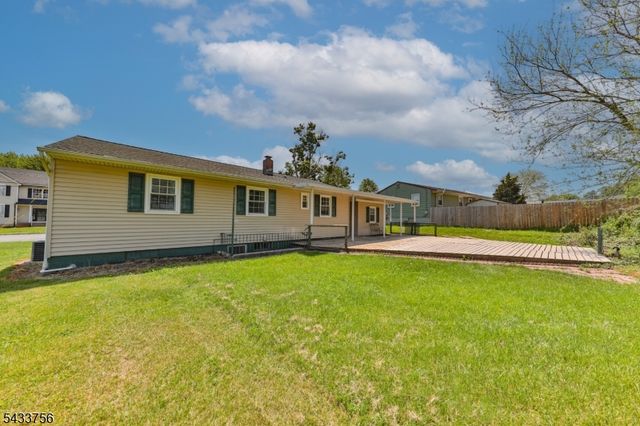 164 Carpentersville Rd, Phillipsburg Town, NJ 08865