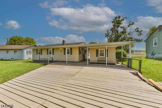 164 Carpentersville Rd, Phillipsburg Town, NJ 08865
