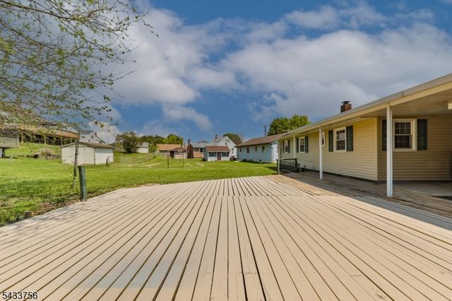 164 Carpentersville Rd, Phillipsburg Town, NJ 08865