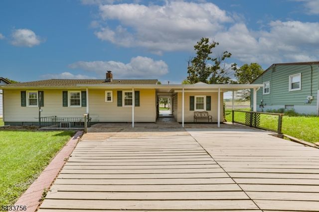 164 Carpentersville Rd, Phillipsburg Town, NJ 08865