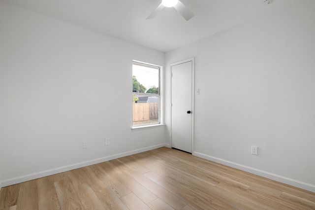 1327 Cleardale Drive, Dallas, TX 75232