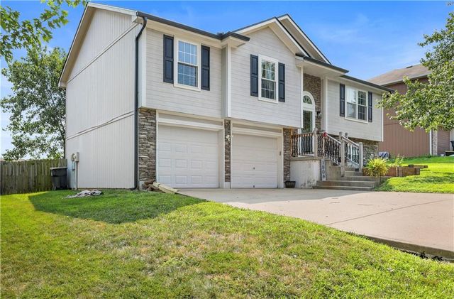 1508 NW Nicholas Drive, Grain Valley, MO 64029