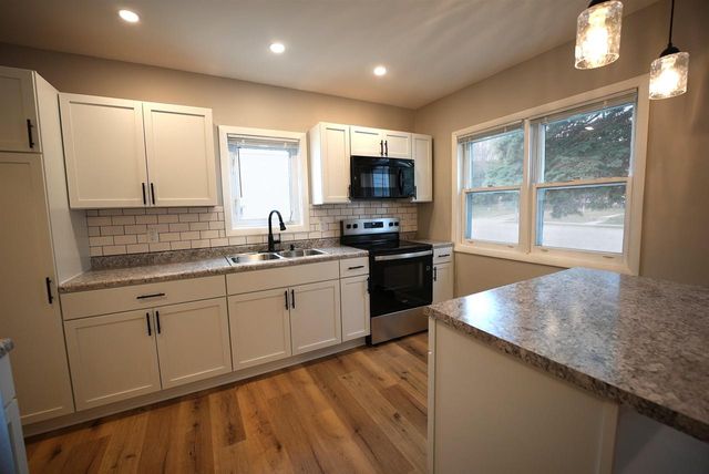 436 N MADISON STREET, Chilton, WI 53014