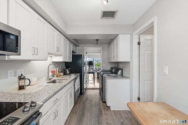 91 Highland Road 91, Stamford, CT 06902