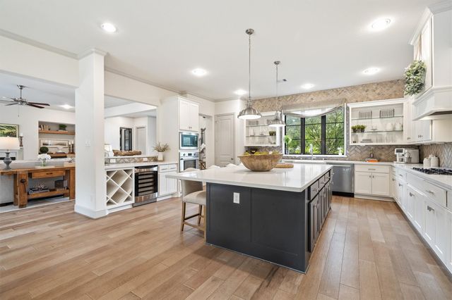 30702 Spring Lake Boulevard, Tomball, TX 77375