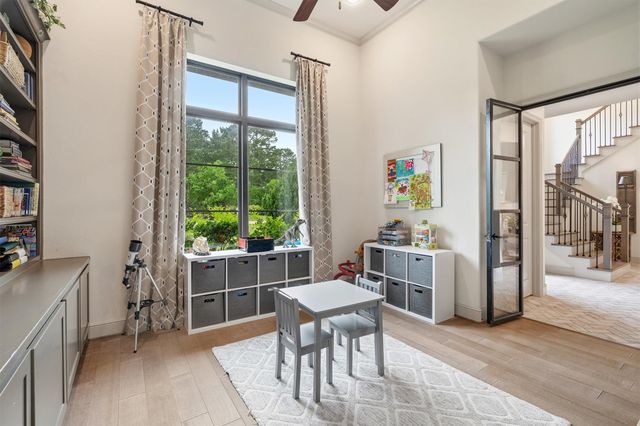 30702 Spring Lake Boulevard, Tomball, TX 77375