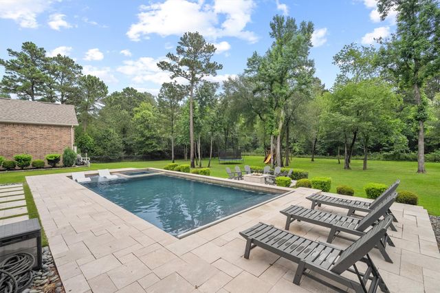 30702 Spring Lake Boulevard, Tomball, TX 77375