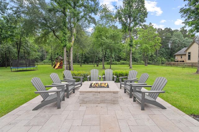 30702 Spring Lake Boulevard, Tomball, TX 77375