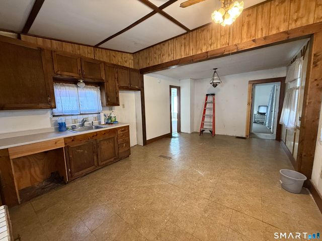 87 Carter Lane, Southington, CT 06479