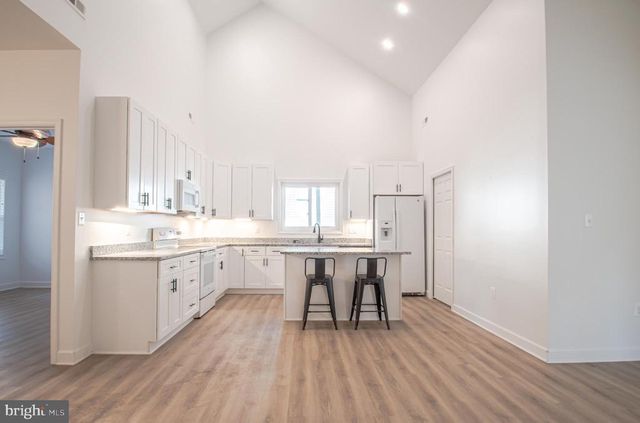 2600 LAKEVIEW PKWY, Locust Grove, VA 22508