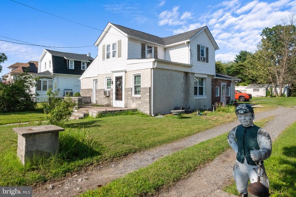 1313 RED BANK AVE, West Deptford, NJ 08086