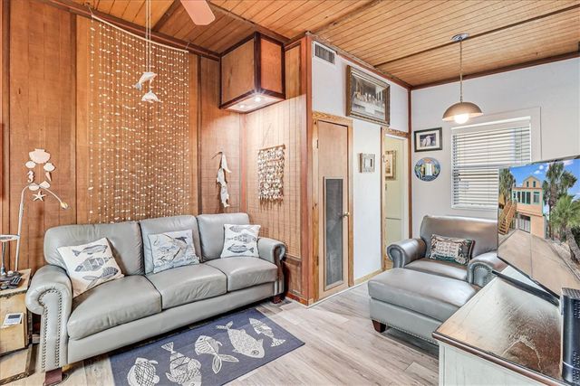 339 Bralley Dr, Port Aransas, TX 78373