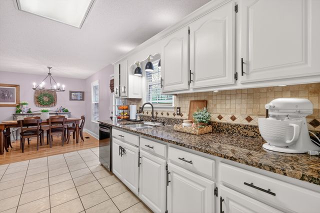 1100 Theta Pike, Columbia, TN 38401