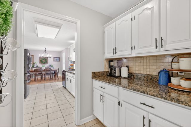 1100 Theta Pike, Columbia, TN 38401