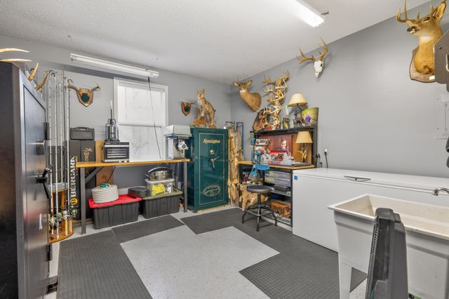 1100 Theta Pike, Columbia, TN 38401