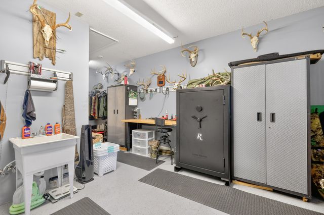 1100 Theta Pike, Columbia, TN 38401