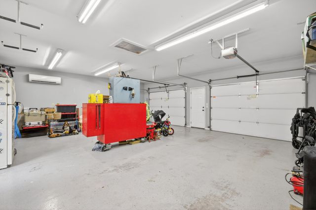 1100 Theta Pike, Columbia, TN 38401