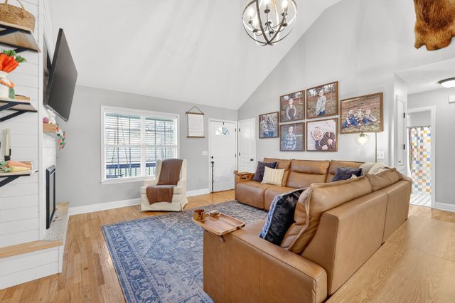 1100 Theta Pike, Columbia, TN 38401